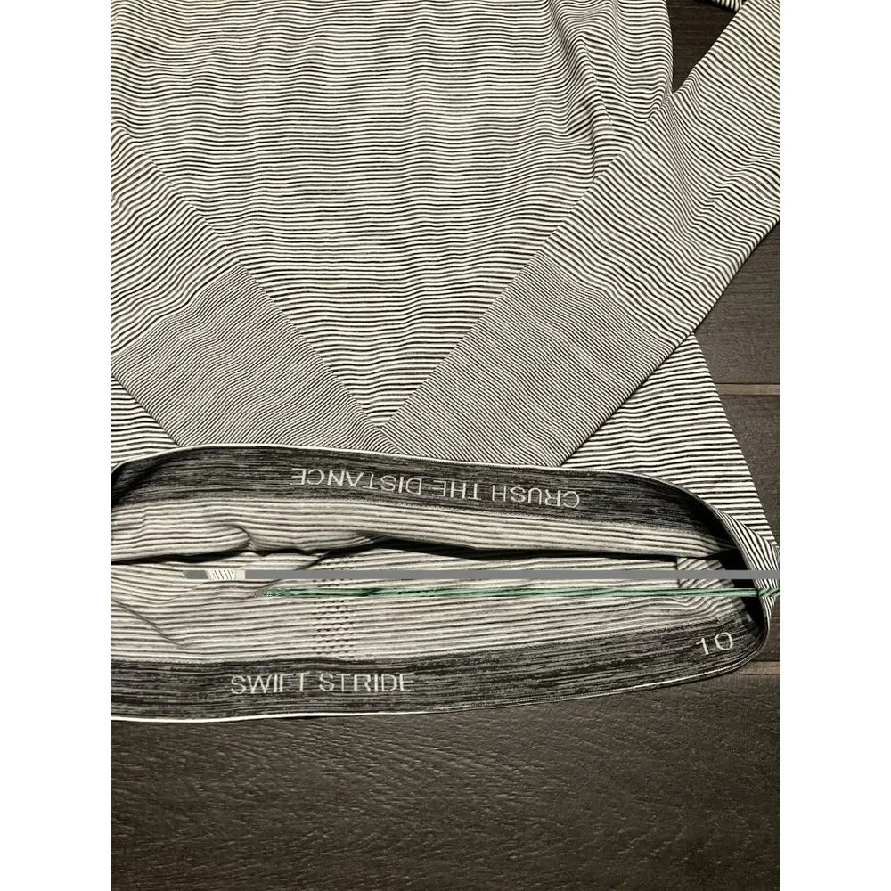 Women’s Lululemon Long Sleeve Size 10 - Picture 4 of 6